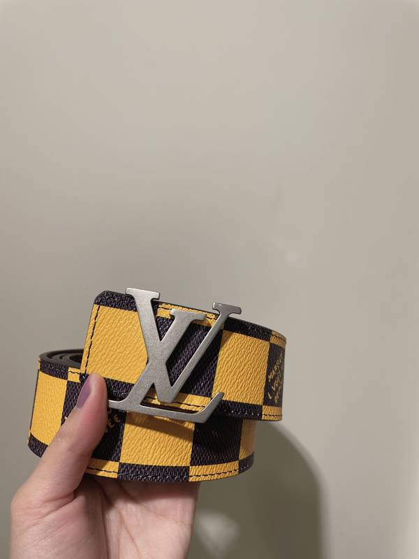 Louis Vuitton 40MM Belt LVB00335